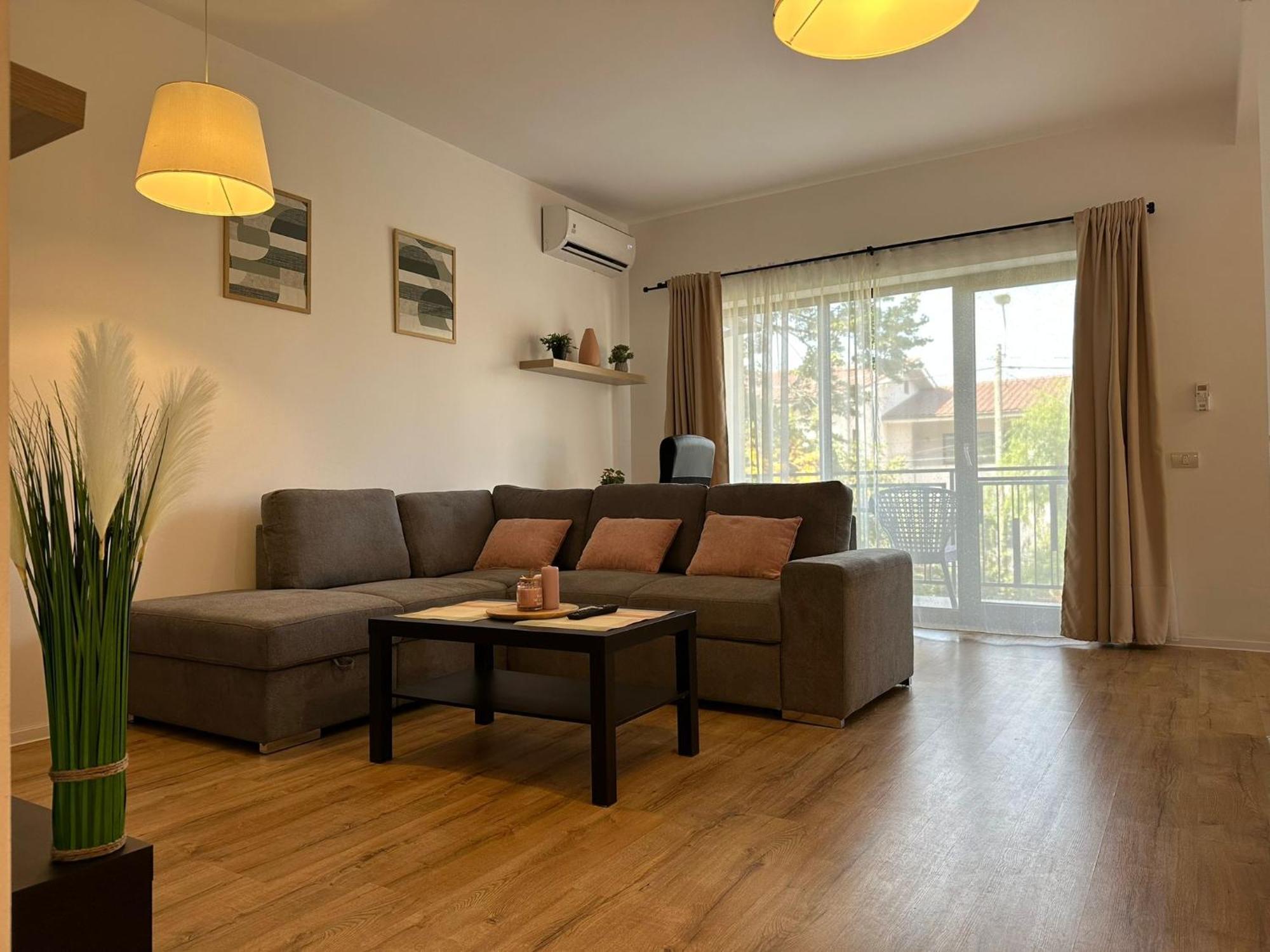 Glam Apartments Lipatti Near Iulius Mall And City Center Temesvár Kültér fotó